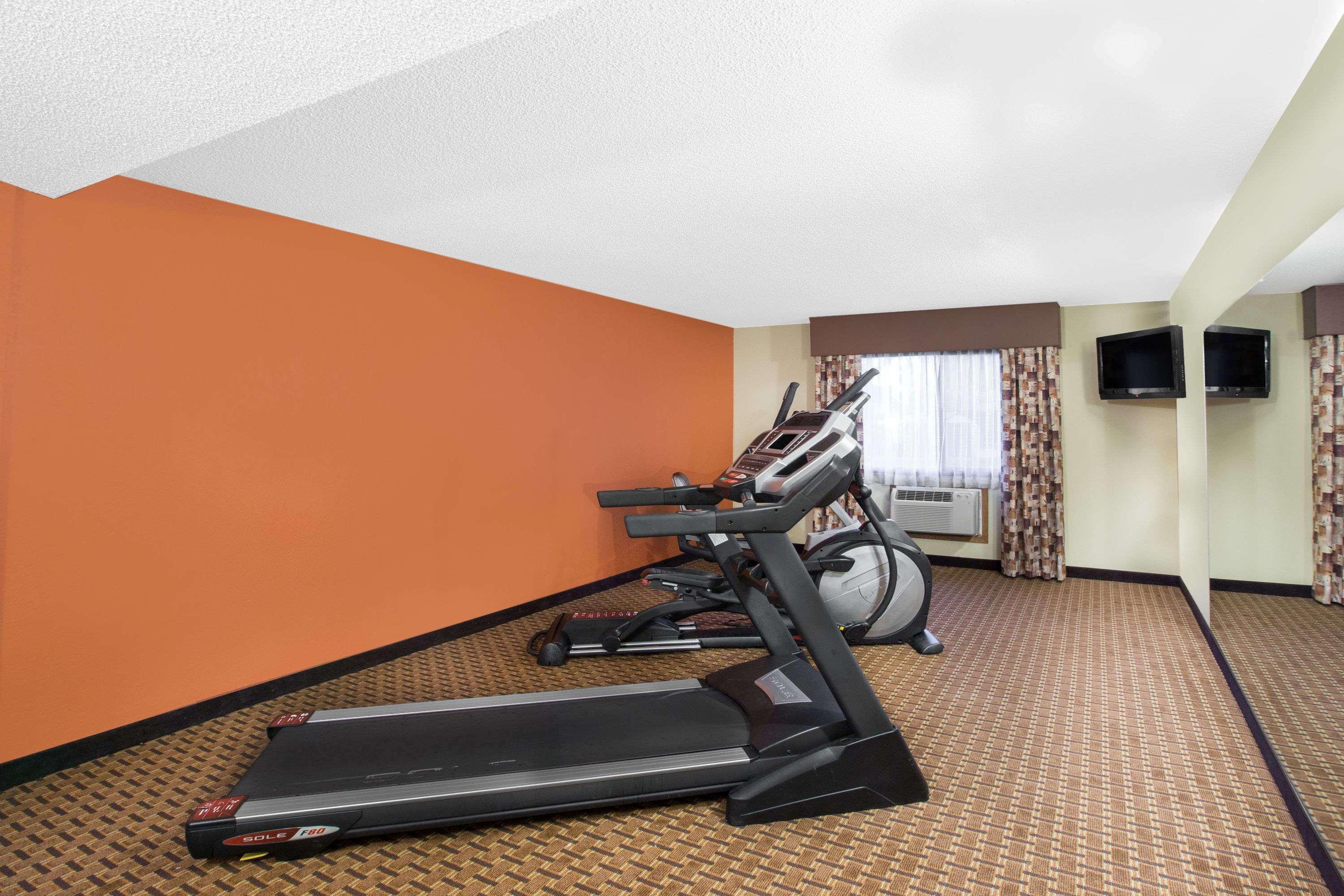 Super 8 By Wyndham Clive Ia Motel Ngoại thất bức ảnh