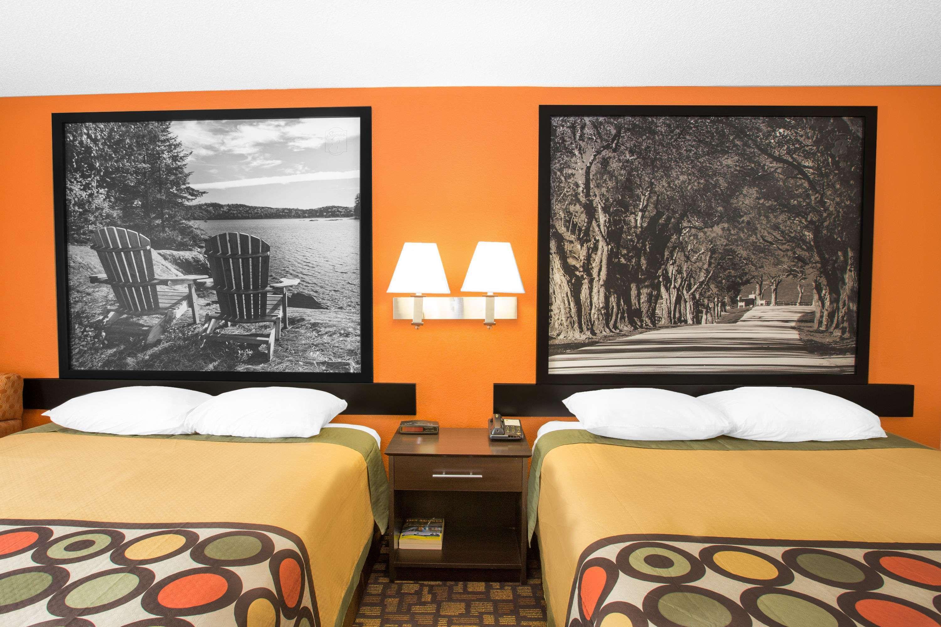 Super 8 By Wyndham Clive Ia Motel Ngoại thất bức ảnh
