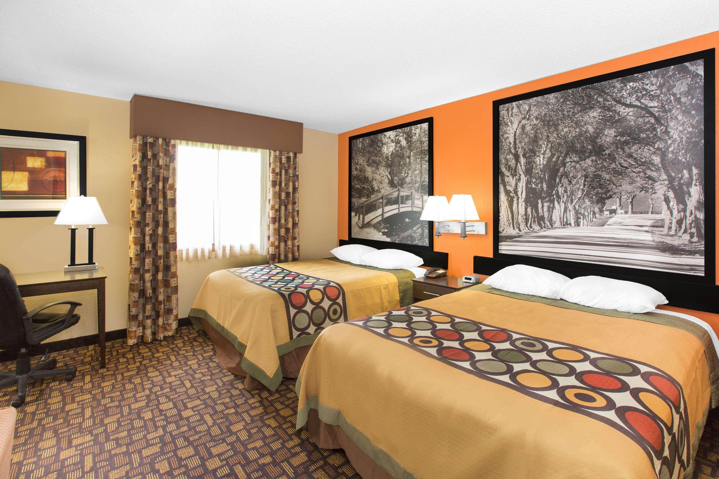 Super 8 By Wyndham Clive Ia Motel Ngoại thất bức ảnh