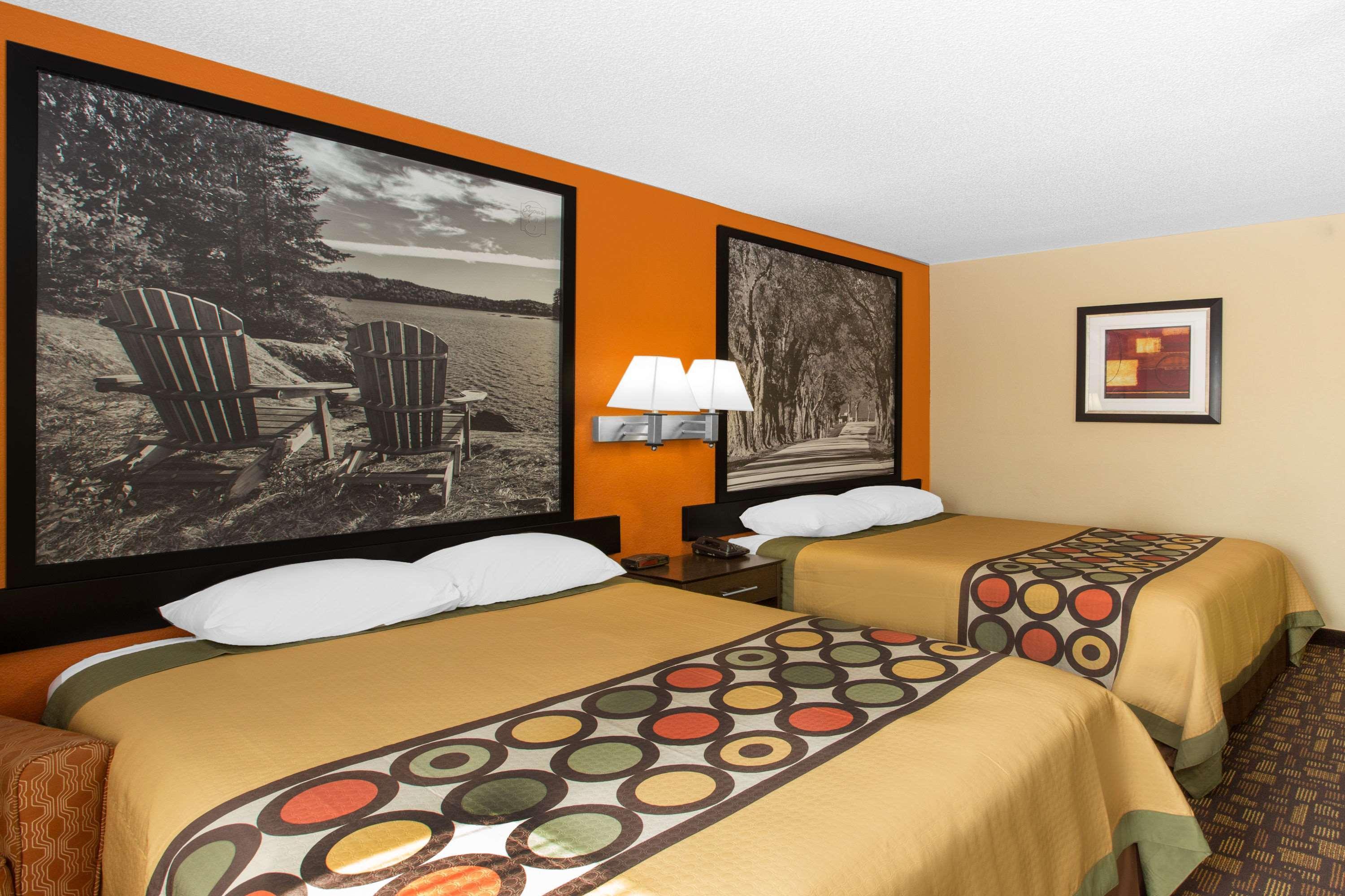 Super 8 By Wyndham Clive Ia Motel Ngoại thất bức ảnh