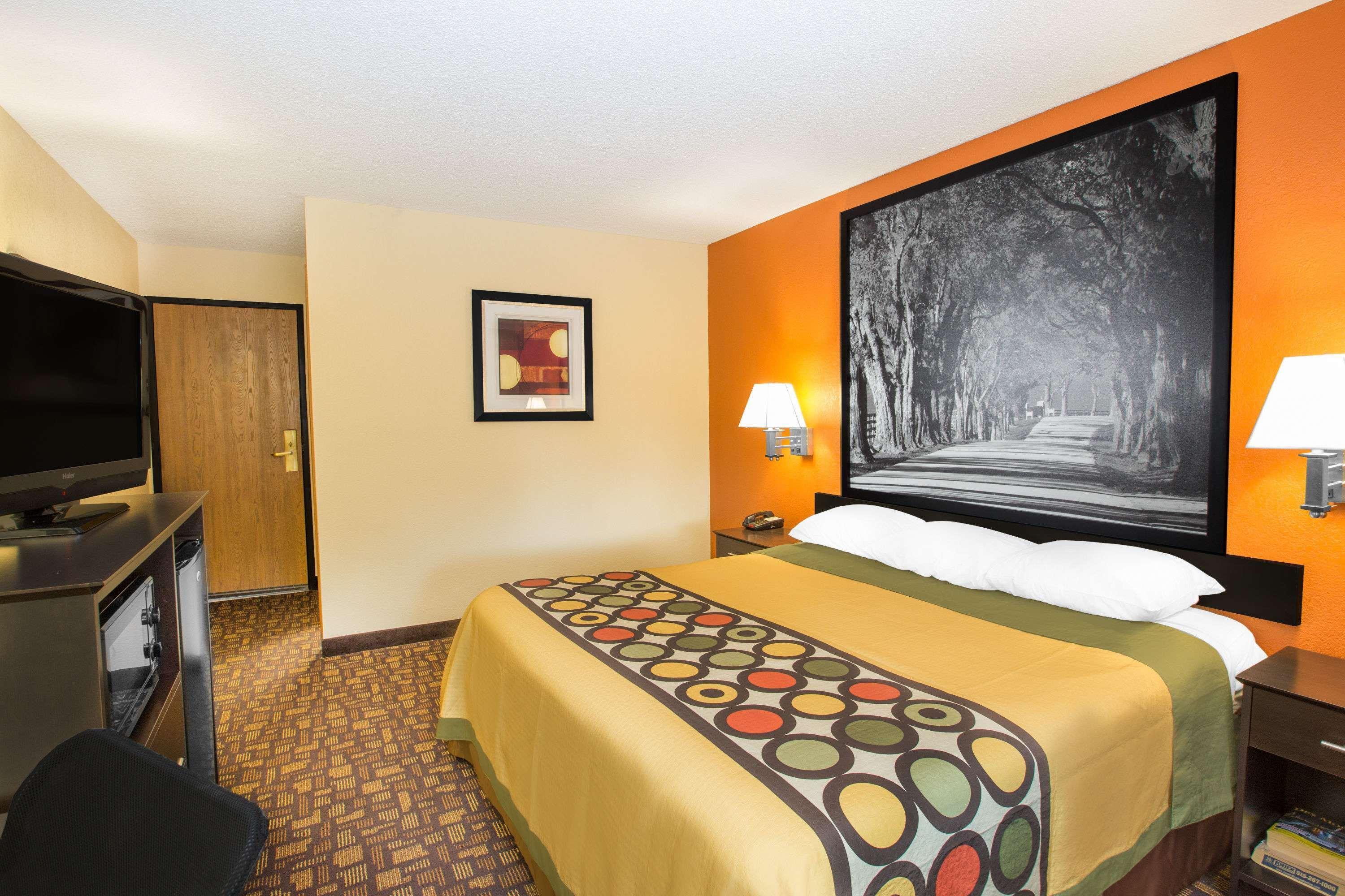 Super 8 By Wyndham Clive Ia Motel Ngoại thất bức ảnh