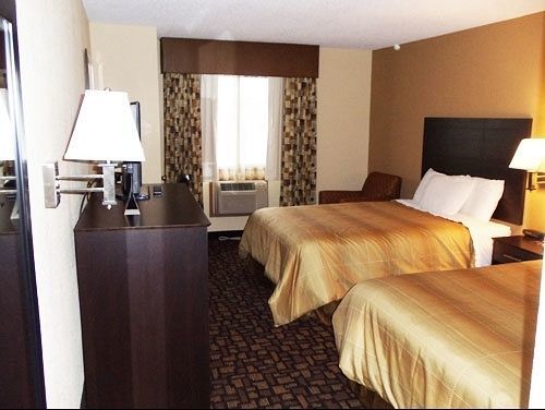 Super 8 By Wyndham Clive Ia Motel Ngoại thất bức ảnh