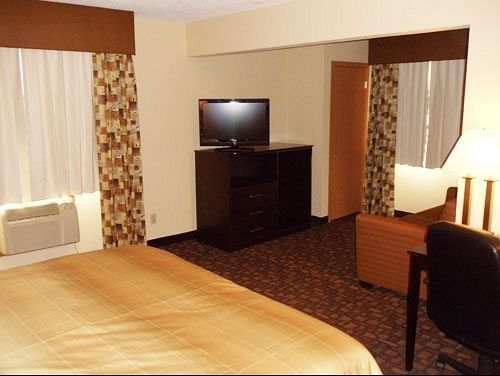 Super 8 By Wyndham Clive Ia Motel Ngoại thất bức ảnh