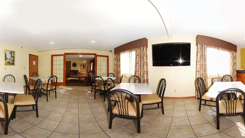 Super 8 By Wyndham Clive Ia Motel Ngoại thất bức ảnh
